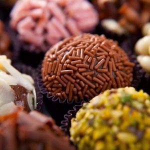 VARIETY OF GOURMET BRIGADEIRO - BOX OF 16, 8 FLAVOURS